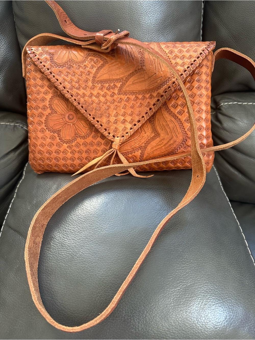 Tooled Leather Floral Envelope Crossbody Bag in Tan